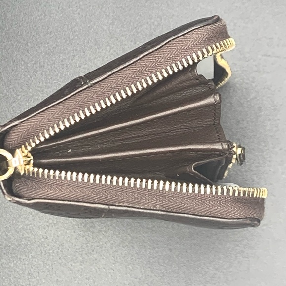 COPY - Signature Zip Around Wallet Guccissima Lea… - Picture 4 of 7